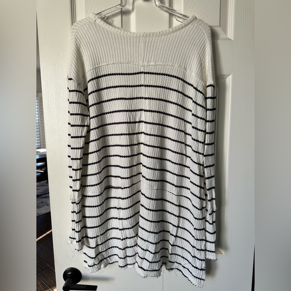 Free People Oversized Striped Sweater Women’s Medium Off White and Navy Blue - Picture 8 of 16
